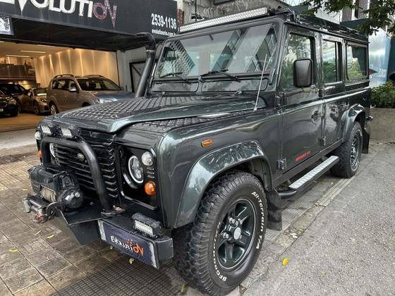 LAND ROVER DEFENDER 2.5 COUNTY SW 110 4X4 TURBO DIESEL 4P MANUAL